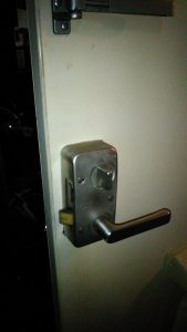 玄関ドアの鍵開け・鍵交換「目黒区駒場 鍵紛失のため解錠」