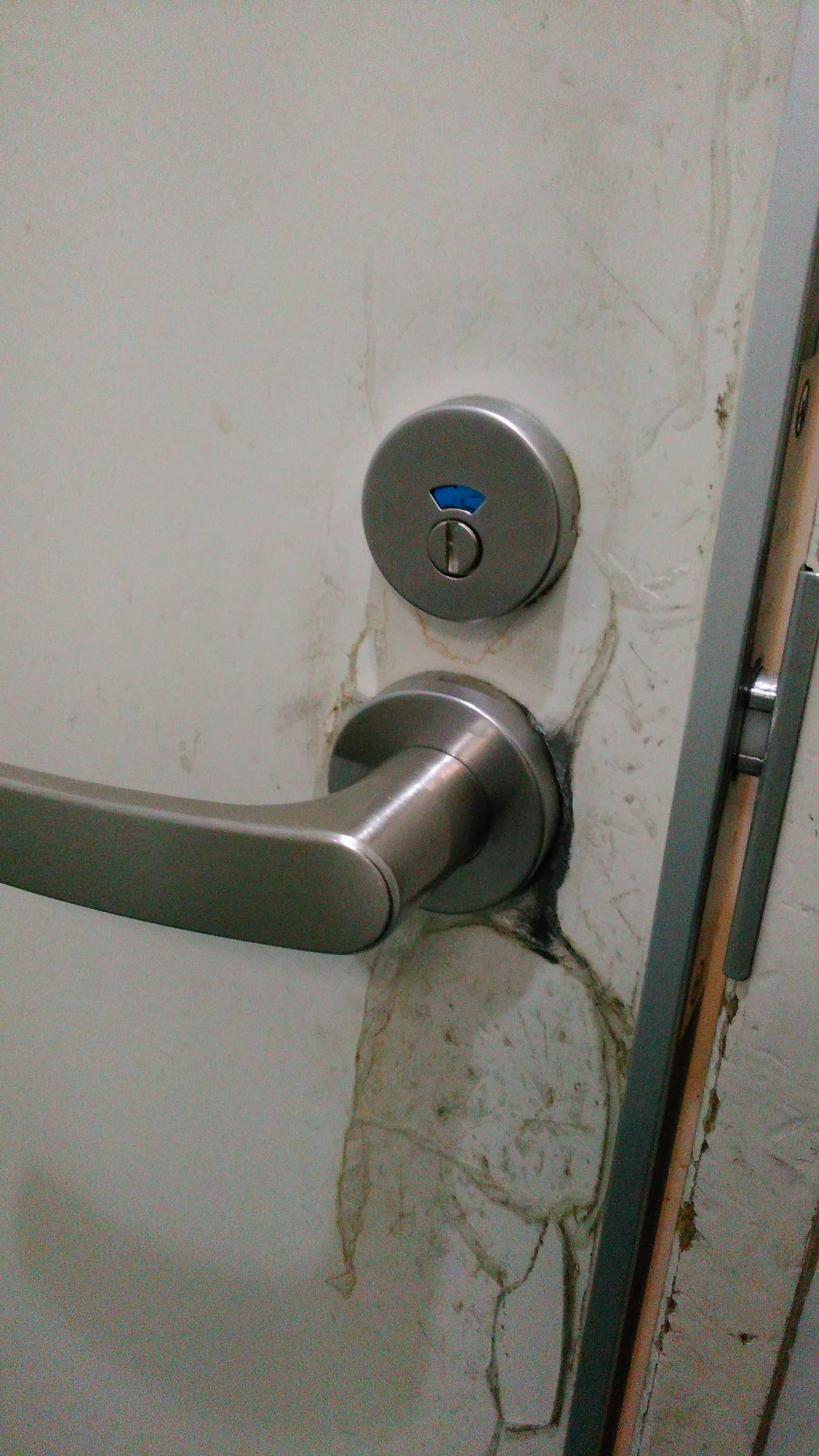 品川区でトイレの鍵が壊れてしまったので修理「品川区小山台 開閉できない」 カギ（鍵）のトラブル・紛失・交換は救急
