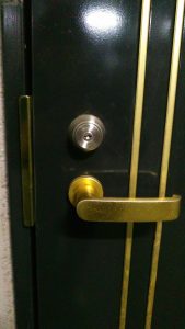 世田谷区駒沢で鍵開け鍵修理24時間対応の鍵屋「安否確認！緊急の鍵開け」