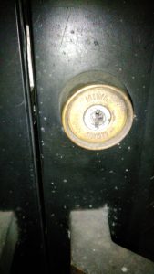 目黒区中央町で24時間の鍵屋！鍵開け、鍵作成、鍵交換、鍵修理、カギ紛失に急行！「アパートの鍵紛失のためカギ作成」