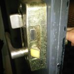 大田区 西嶺町 鍵開け鍵交換鍵修理！２４時間出張対応の鍵屋！「アパートドアノブの内鍵解錠」