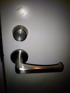 江戸川区松江で鍵開け出張の鍵屋。カギ/鍵交換/鍵修理「玄関ドアキーの開錠」
