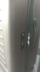 【新宿区】スーツケースの鍵開け、解錠、開錠に24時間出張対応の鍵屋。