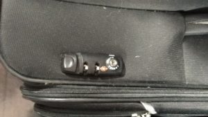 スーツケースの鍵開けに鍵屋が羽田空港国内線第二ターミナルに出動！鍵解錠が早い・安い！