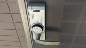 文京区本郷の安い鍵屋！玄関のカードキーの鍵開け、シャーロック開錠に鍵業者が２４時間対応で迅速対応します。