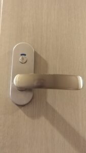 トイレの鍵修理・解錠で世田谷区宇奈根に鍵屋が早く安く駆け付けます！