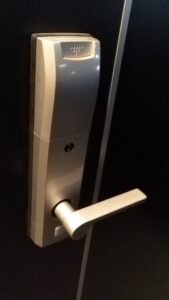 Sherlockカードキー鍵開錠で鍵屋が品川区南大井に鍵開けに駆けつけます。鍵開けが早い安い！