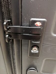 スーツケース解錠で鍵屋が大田区大森中に鍵開けにお伺い致します！鍵開錠が早い安い！