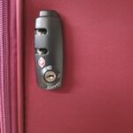 代々木駅でスーツケースの鍵開けに鍵屋が早く安く24時間対応で駆けつけます！