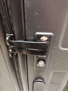 スーツケースの鍵開けで鍵屋が田園調布本町に解錠、修理に早く安く駆けつけます！