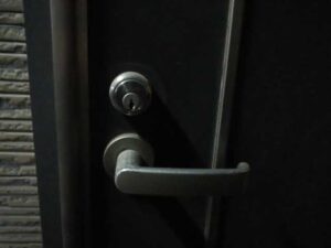 東新小岩の安い鍵屋【玄関 鍵折れ修理 鍵開け 解錠】葛飾区で鍵業者が早く駆けつけます！