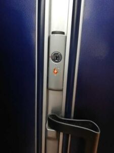 西横浜駅でスーツケースの鍵開け修理２４時間の鍵屋！TSA ダイヤル 番号何でも解錠お任せください。