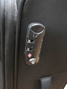 【大門駅】スーツケース鍵開け２４時間の鍵屋！TSA ダイヤル 番号の解錠や解読に駆けつけます。