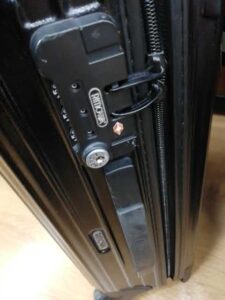 日比谷駅でスーツケースの鍵開け修理に鍵屋が２４時間対応で出張解決！