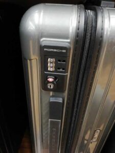 奥沢駅でスーツケース鍵開け２４時間の鍵屋！駅 マンション 戸建て ホテルに駆けつけます。
