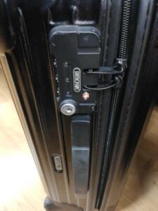 中野駅でスーツケース鍵開け早い安い鍵屋！TSA ダイヤル リモワ何でも解錠はお任せください。