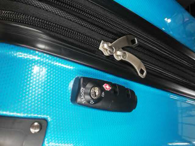 新井薬師前駅でスーツケースの鍵開け修理