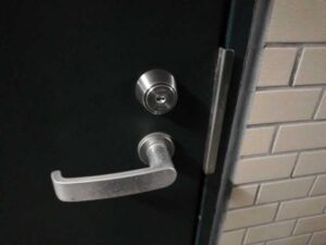 【鍵開け(解錠)】調布市で鍵トラブルが早い安い鍵屋・鍵業者｜玄関ドア ドアノブ なんでも開錠お任せください。