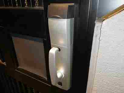 川崎市川崎区でシャーロックカードキーの鍵開け鍵屋さん