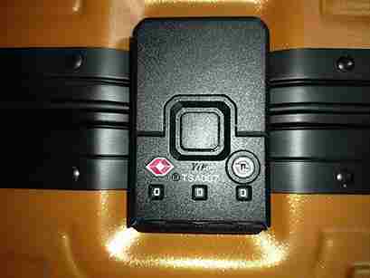 羽田空港でTSAロックのダイヤルのスーツケースが開かない開錠