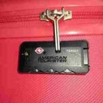 羽田空港国際線のスーツケースの鍵開けの鍵屋