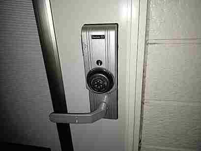 江戸川区松江でシャーロックカードキーの鍵開け開錠